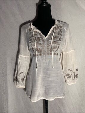 Women's cream Embroidered Peasant Blouse